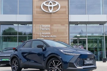 C-HR | Executive + Tech | 4x4 | FV23% | Bezwypadkowy | 1 wł. | KINTO |