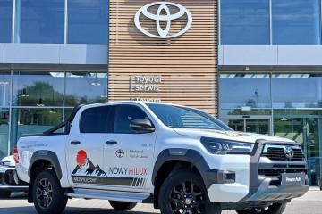 Hilux | Invincible Double Cab 4x4 | FV23% | DEMO | Bezwypadkowy | ASO